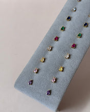 Cargar imagen en el visor de la galería, Gota Dorado Earrings