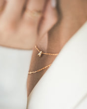 Cargar imagen en el visor de la galería, Initials Necklace Dorado
