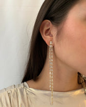 Cargar imagen en el visor de la galería, Cascade Earrings
