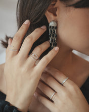Cargar imagen en el visor de la galería, Saga Earrings
