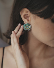 Cargar imagen en el visor de la galería, Amelia Earrings
