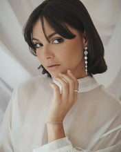 Cargar imagen en el visor de la galería, Delfina Earrings
