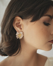 Cargar imagen en el visor de la galería, Elin Earrings
