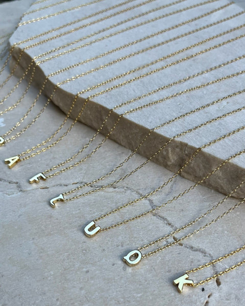 Initials Necklace Dorado
