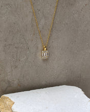 Cargar imagen en el visor de la galería, Square Necklace
