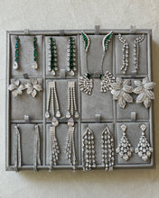Cargar imagen en el visor de la galería, Manuela Drop Earrings
