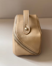 Cargar imagen en el visor de la galería, Cosmetic Bags
