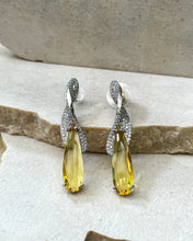Cargar imagen en el visor de la galería, Irina Earrings
