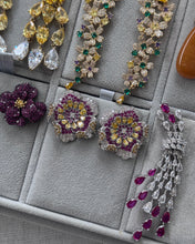 Cargar imagen en el visor de la galería, Amelia Earrings
