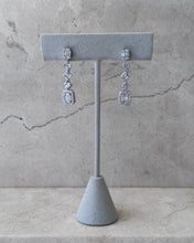Cargar imagen en el visor de la galería, Zahra Earrings
