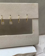 Cargar y reproducir el video en el visor de la galería, Clarissa Hoops
