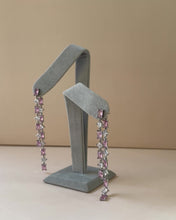 Cargar y reproducir el video en el visor de la galería, Bella Earrings
