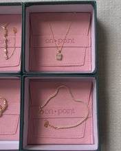 Cargar y reproducir el video en el visor de la galería, Square Necklace
