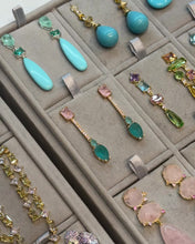 Cargar y reproducir el video en el visor de la galería, Manana Earrings
