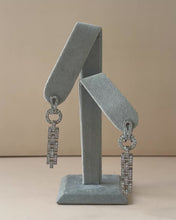 Cargar y reproducir el video en el visor de la galería, Chain Earrings
